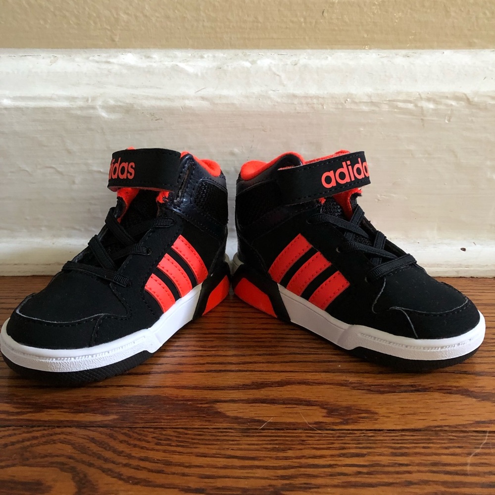 NEW Adidas Toddler High Top Sneakers Size 5